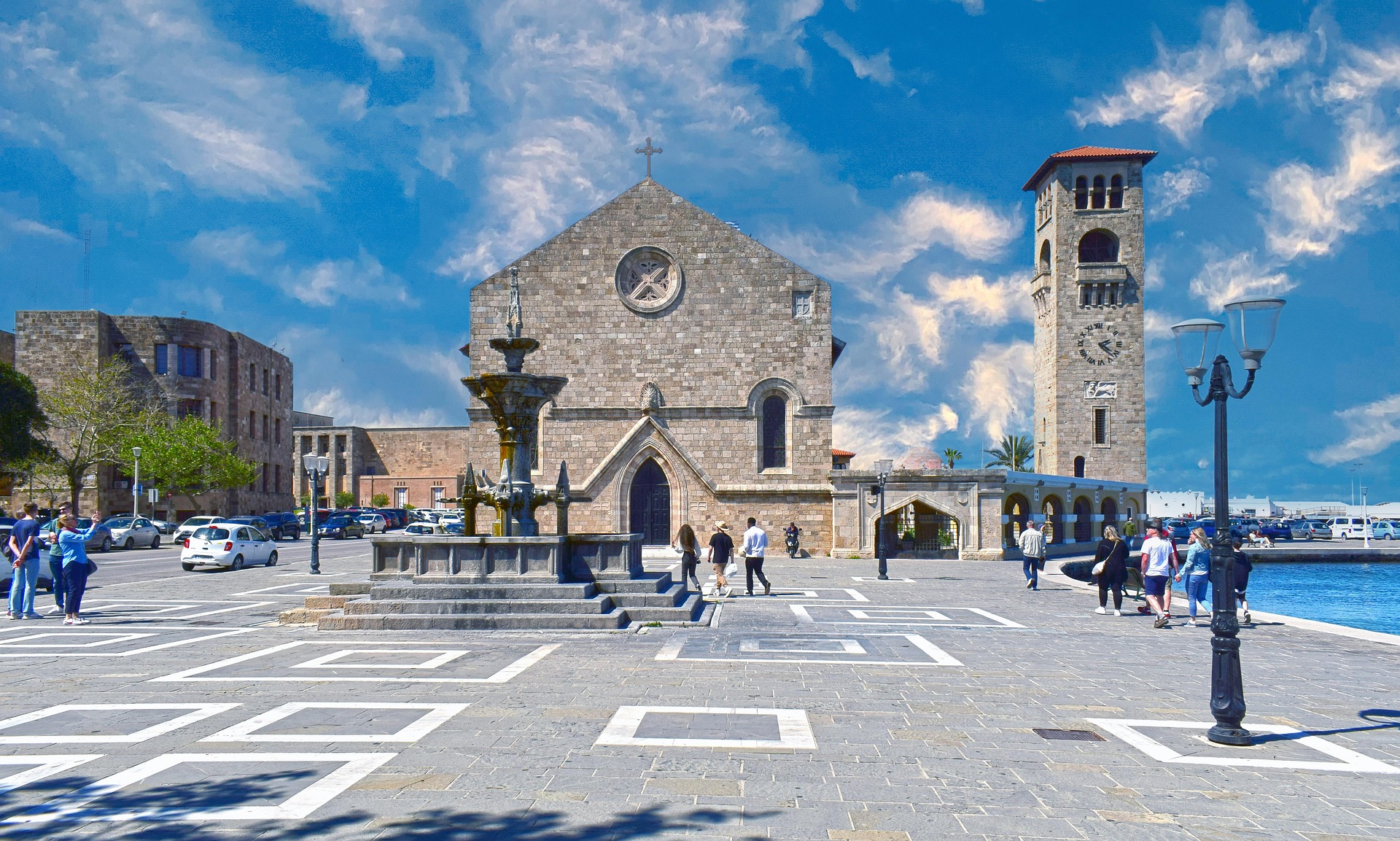 Architettura italiana a Rodi — porto di Mandraki e il Palazzo del Governatore nel Dodecaneso