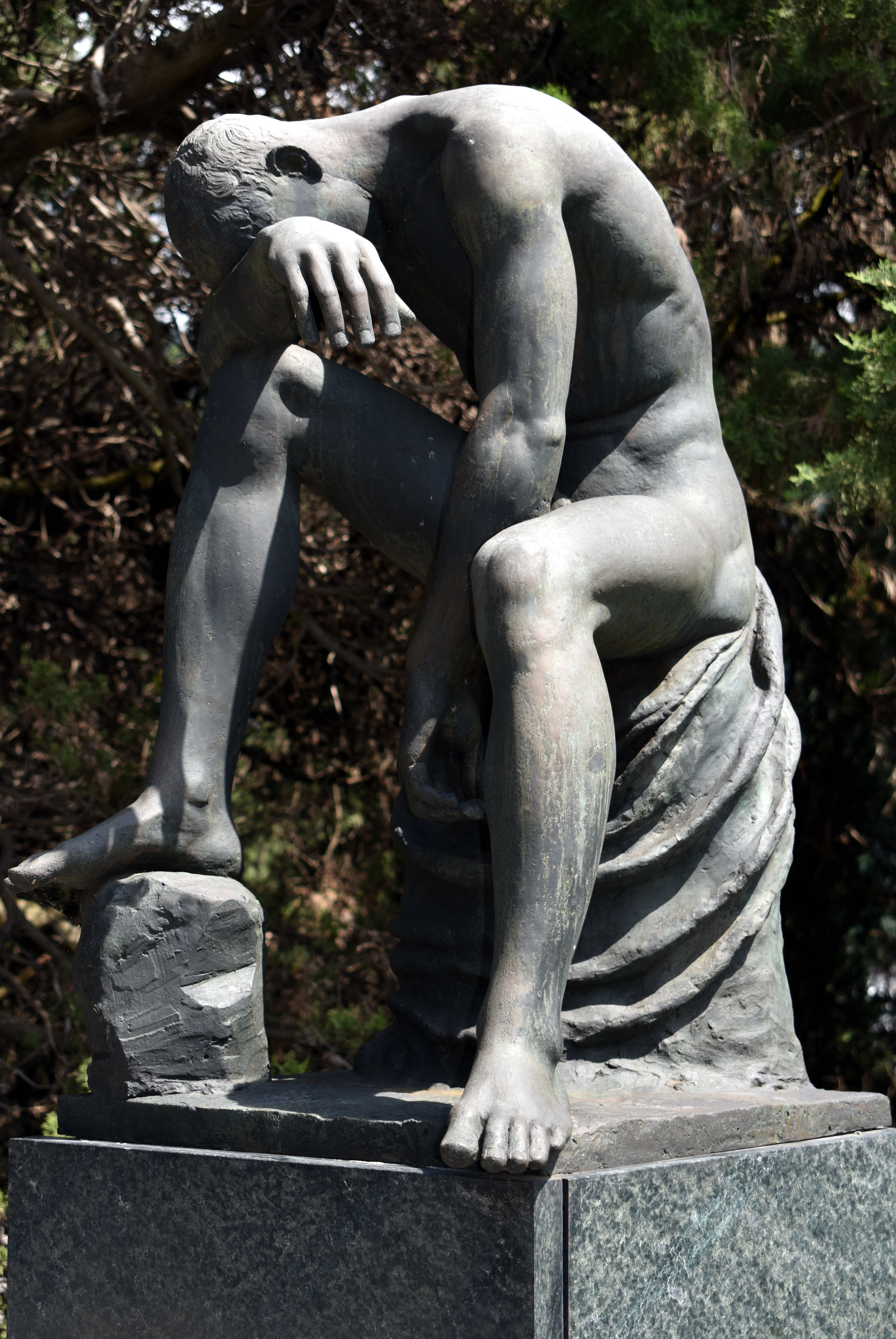 Il custode del Sepolcro , Tomba Germani Cimitero di Staglieno - Genova - Opera Guido Galletti - 1939