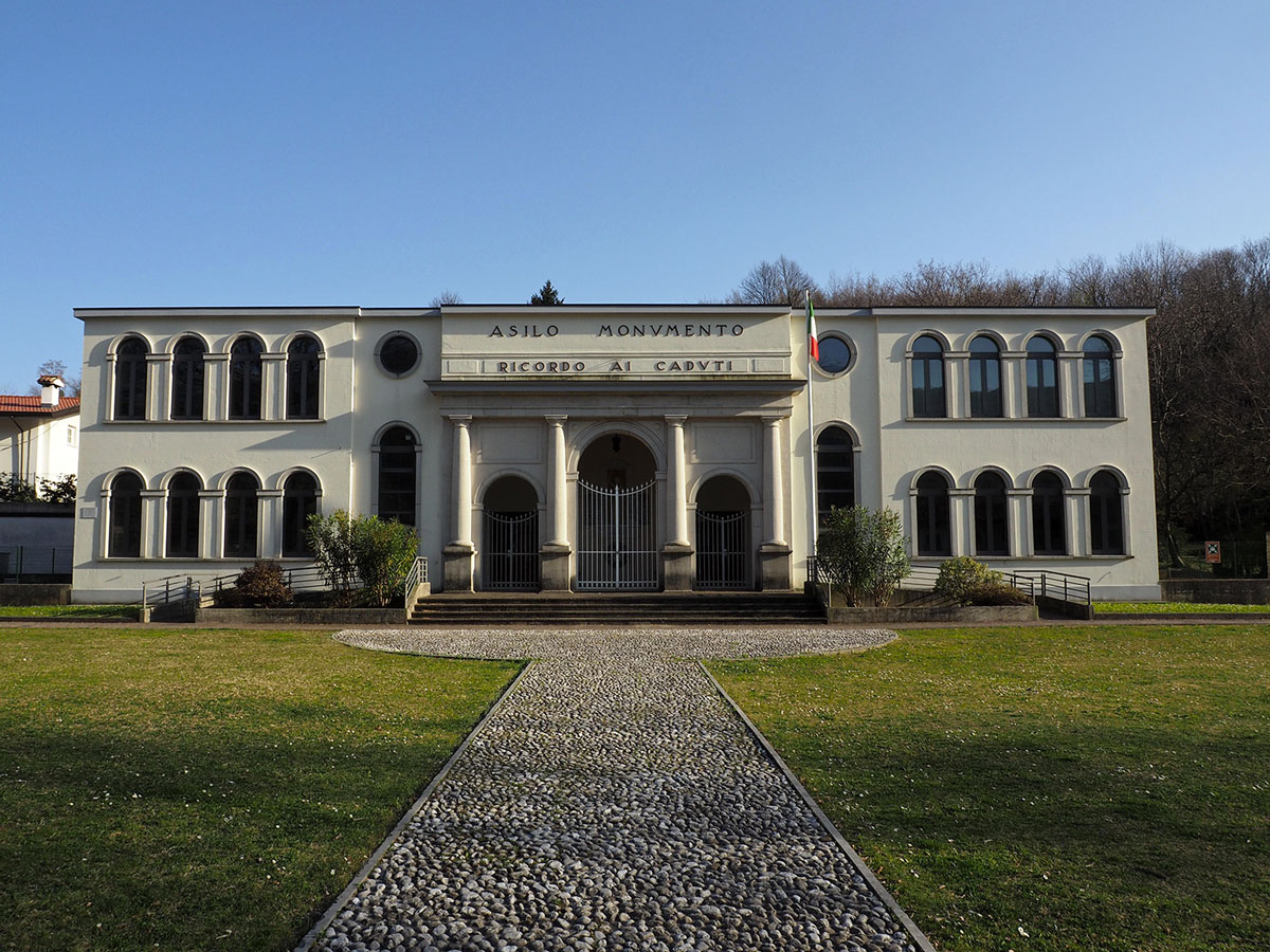 Asilo e Monumento ai caduti di Montereale Valcellina a Pordenone