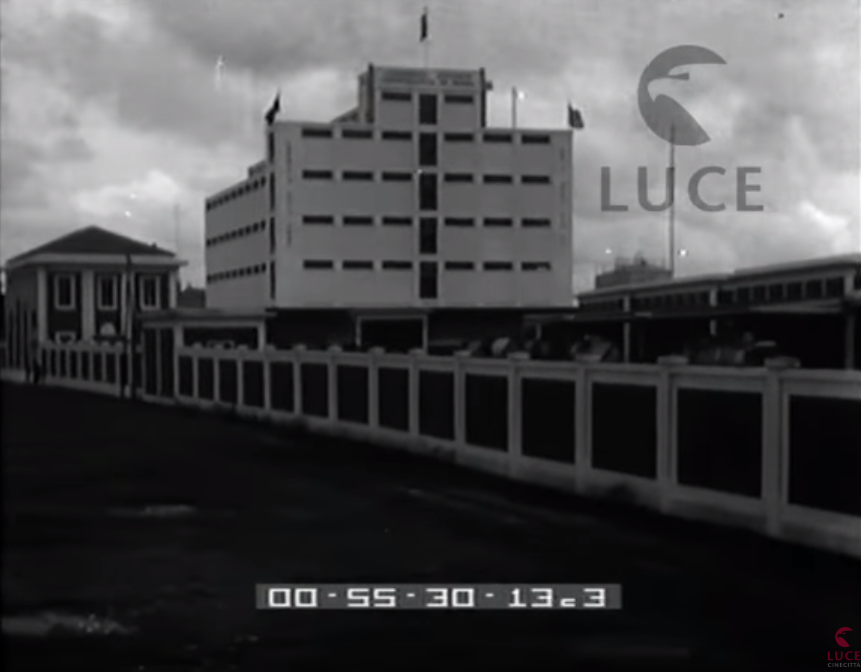 Inaugurazione da parte di Mussolini di alcune nuove opere pubbliche a Roma: l'ampliamento di via dei Sediari; il Granaio dell'Urbe al porto fluviale di Roma - Roma 1936