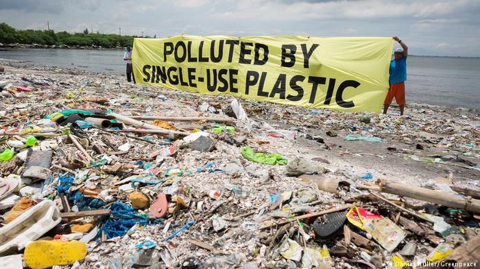 Plastica monouso vietata dal 2021, il Parlamento europeo vota sì