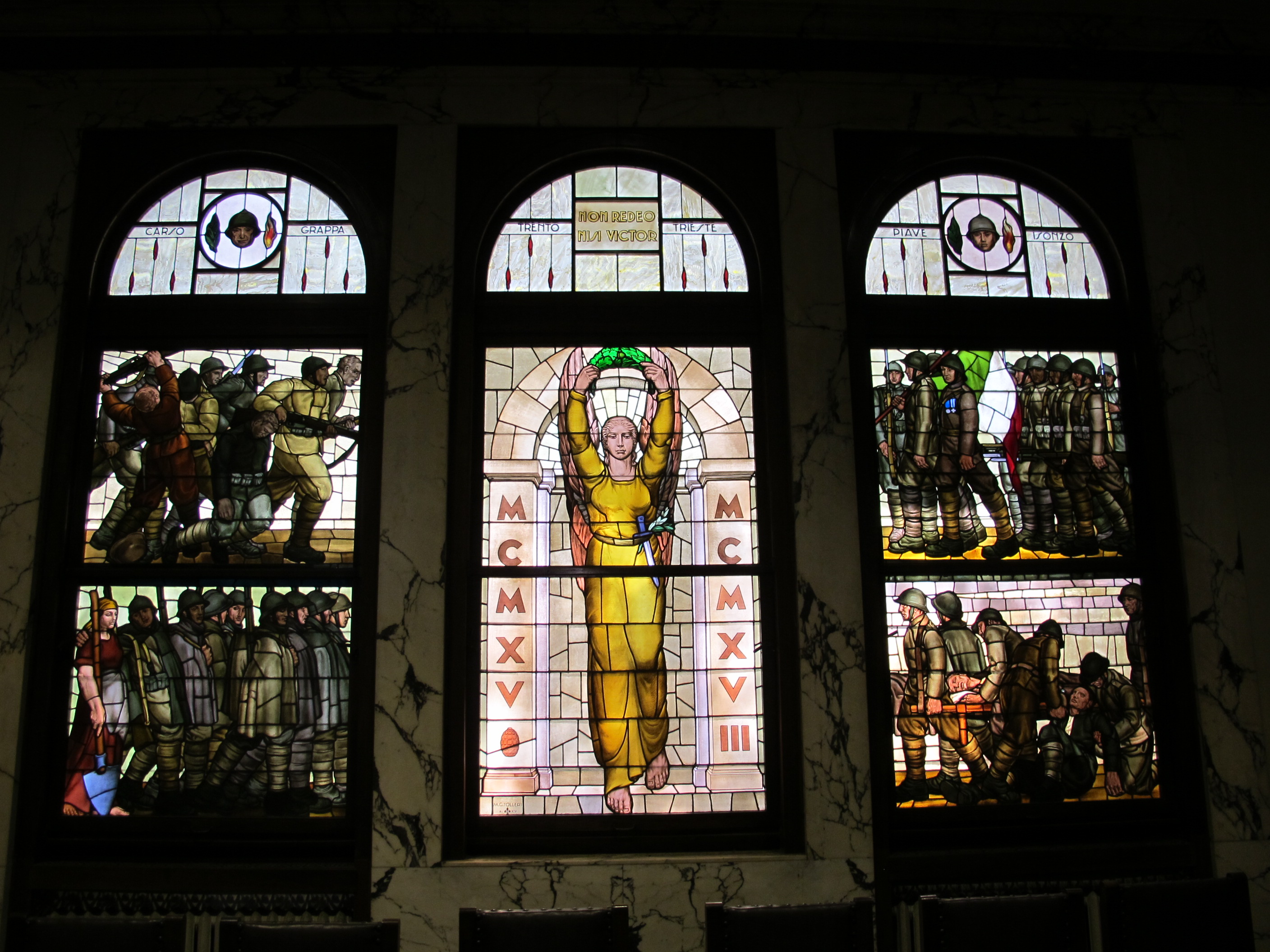 Particolare , Vetrata della sala del consiglio , Casa del Mutilato - Firenze - Opera Mario Giovanni Tolleri - 1934 - 36