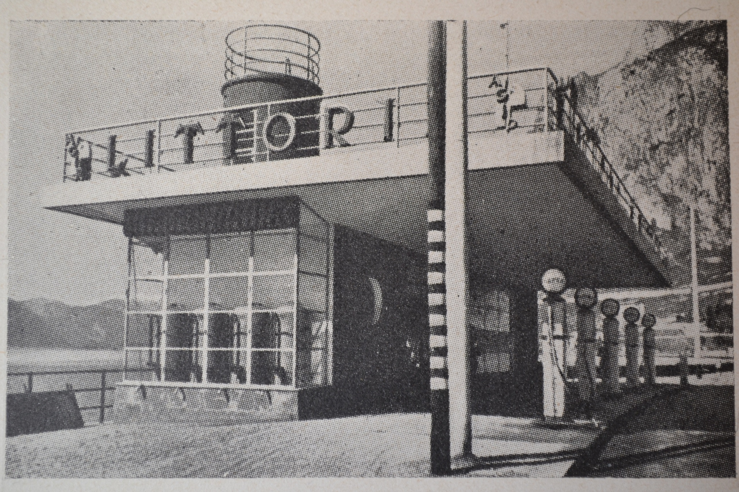 Stazione di rifornimento Agip ( Azienda Generale Italiana Petroli ) Lecco - 1936