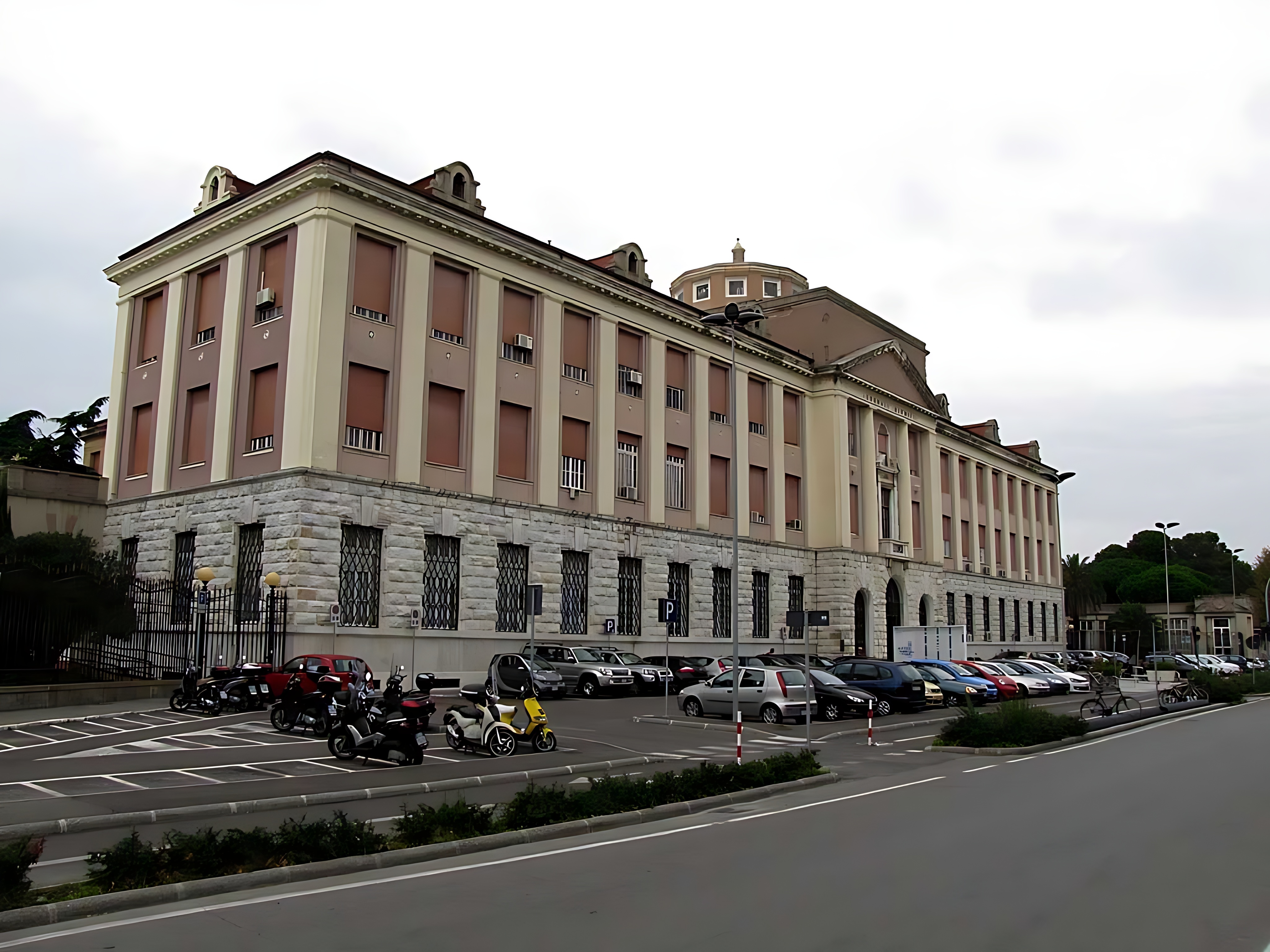 Ospedale Costanzo Ciano oggi Spedali Riuniti - Livorno - Arch . Ghino Venturi - 1929 - 31