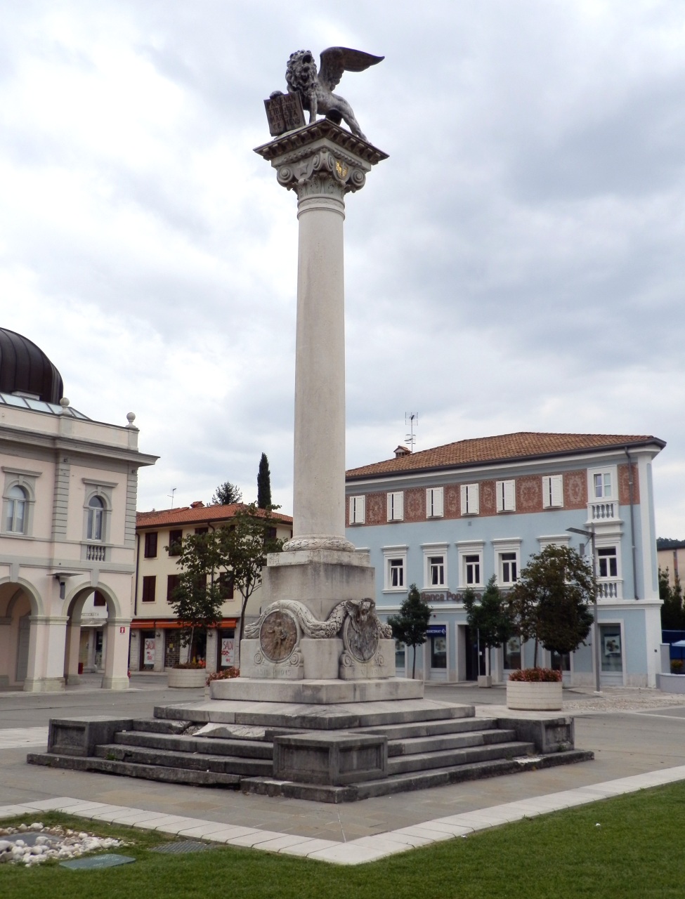 Monumento ai Caduti nella guerra di redenzione - Gradisca d'Isonzo , Gorizia - Opera Giovanni Battista Novelli - 1924 