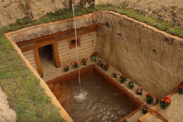 Most Awesome Underground House and Swimming Pool