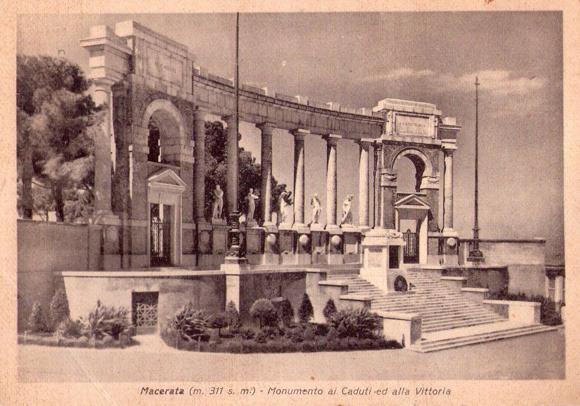 Marche ) Monumento ai Caduti in guerra e per la rivoluzione - Macerata - Arch. Cesare Bazzani - 1930